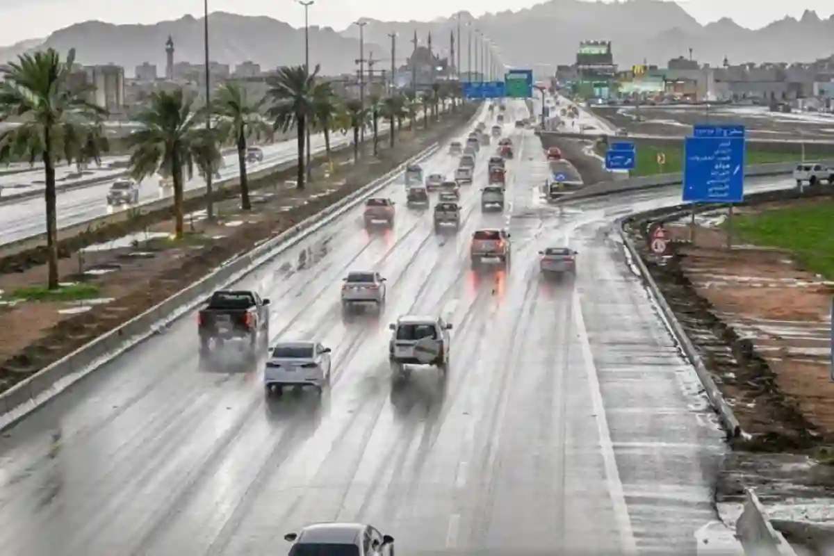 أمطار رعدية ورياح نشطة على عدة مناطق